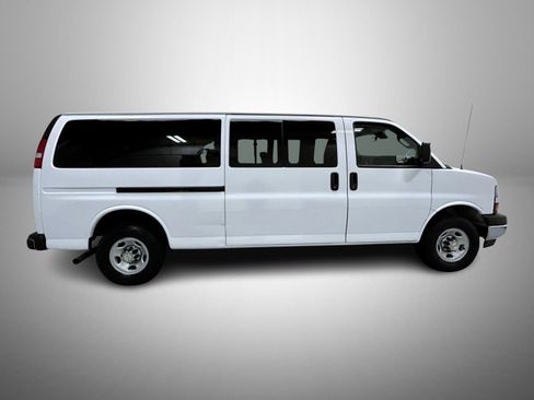 Used 2024 Chevrolet Express 3500 LT w/ LT Preferred Equipment Group RWD image 4