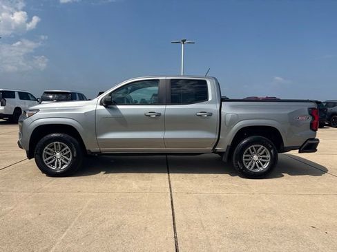 Used 2024 Chevrolet Colorado LT w/ LT Convenience Package II AWD/4WD image 6