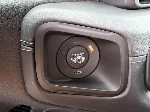 Used 2025 Jeep Wrangler Unlimited Sahara image 22