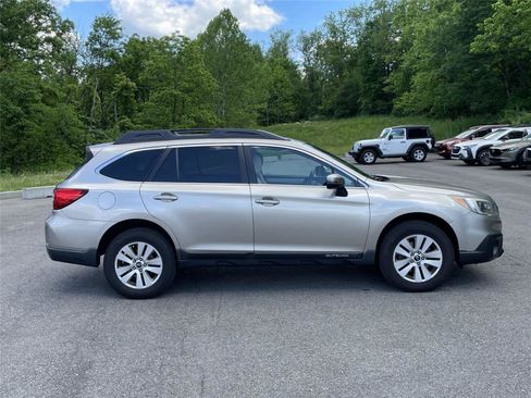 Used 2015 Subaru Outback 2.5i Premium AWD/4WD image 6