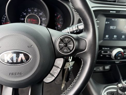 Used 2019 Kia Soul + image 18