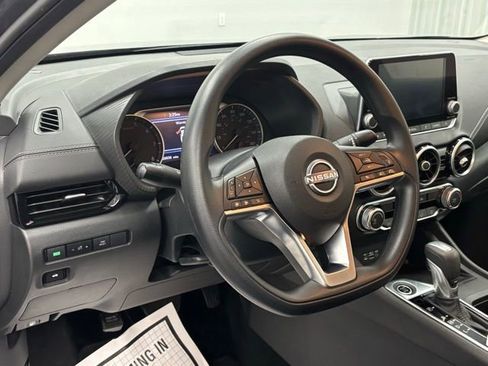 Used 2025 Nissan Sentra SV FWD image 13