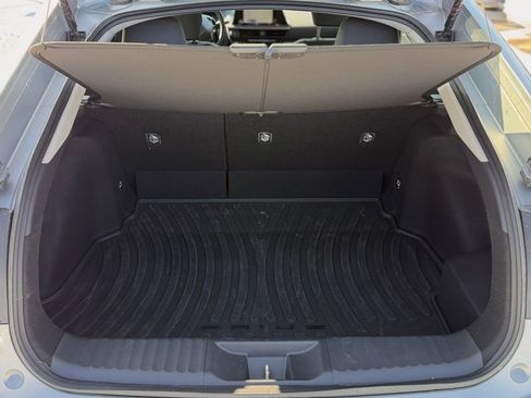 Used 2025 Toyota Prius LE image 5