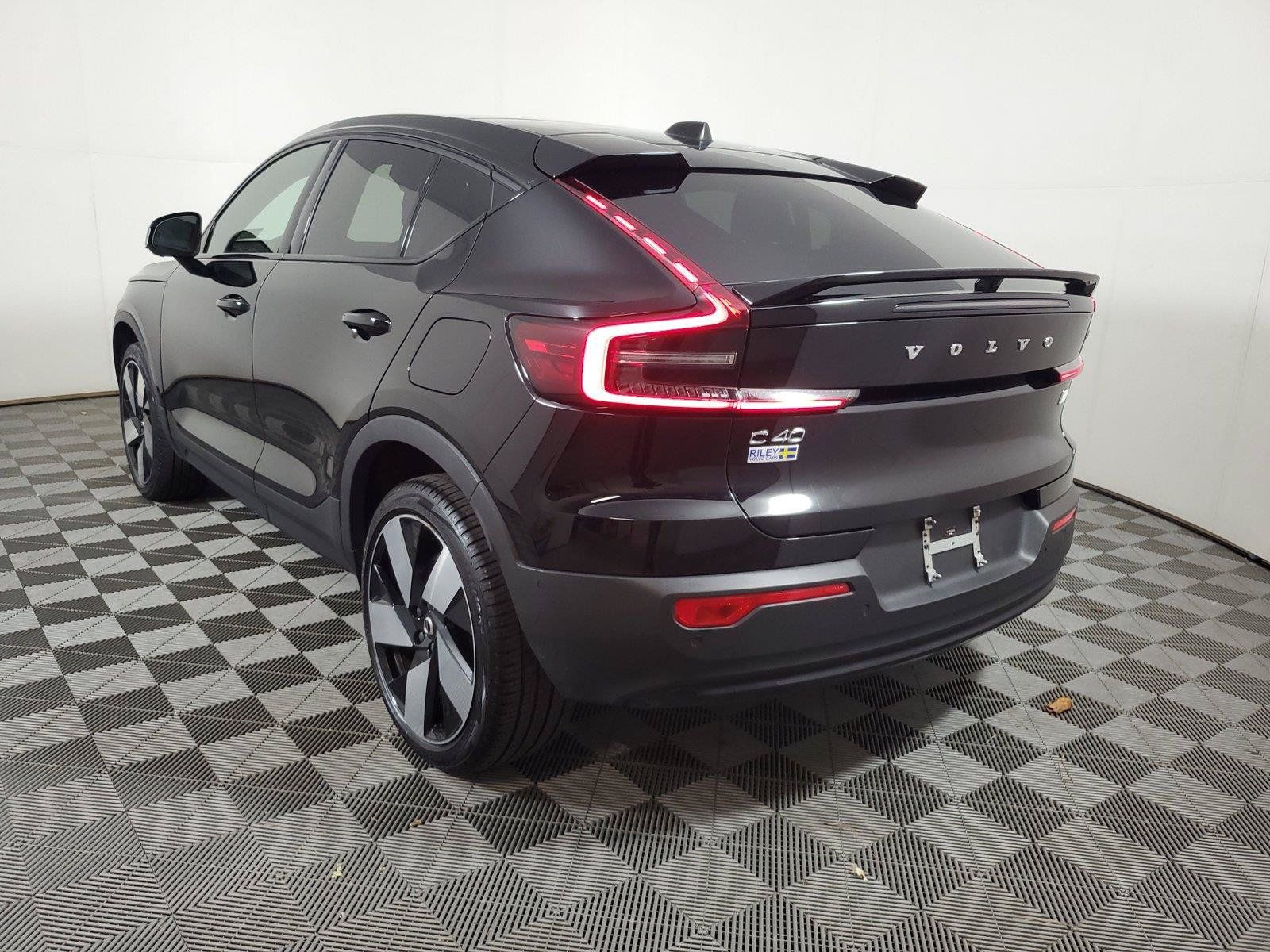Used 2023 Volvo C40 P8 Recharge Ultimate AWD/4WD image 4