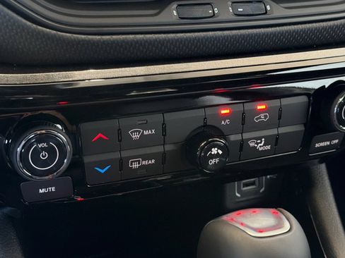 New 2026 Jeep Compass Latitude AWD/4WD image 23