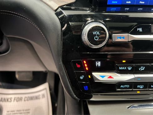 Used 2021 Ford Explorer Platinum w/ Equipment Group 601A image 7