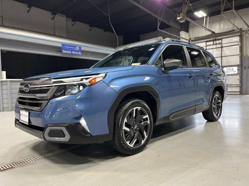 Used 2025 Subaru Forester Limited w/ Popular Package #1 AWD/4WD image 3