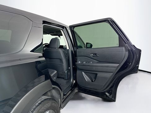 Used 2024 Nissan Pathfinder S w/ Cargo Package AWD/4WD image 30