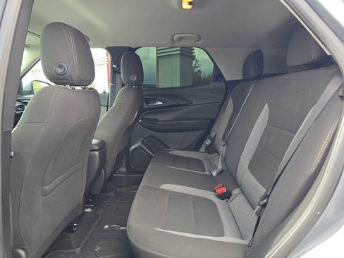 Used 2022 Chevrolet TrailBlazer LT w/ LPO, Blackout Package FWD image 18