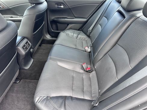 Used 2017 Honda Accord EX-L image 6