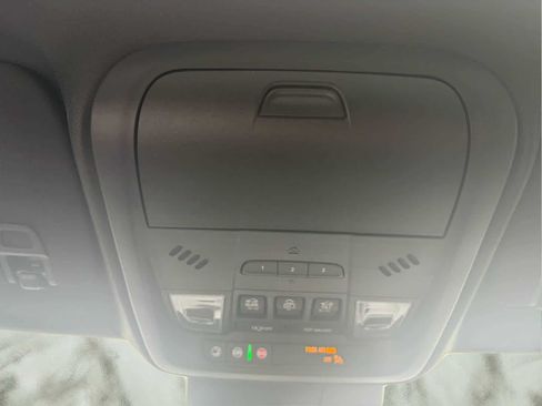 Used 2025 Cadillac XT4 Premium Luxury AWD/4WD image 20