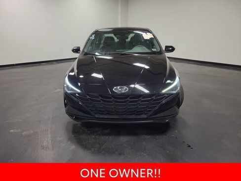 Used 2023 Hyundai Elantra SE image 3