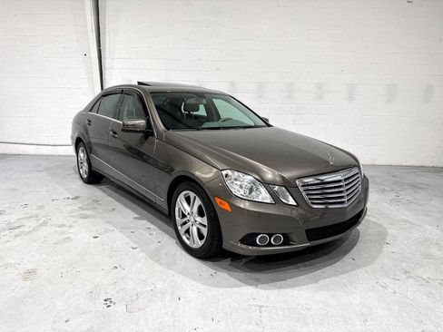 Used 2011 Mercedes-Benz E 350 Sedan image 2