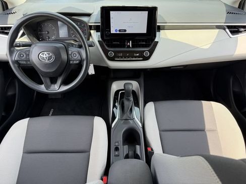 Used 2025 Toyota Corolla LE FWD image 11