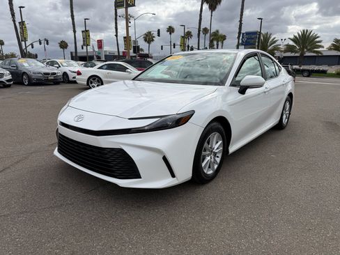 Used 2025 Toyota Camry LE FWD image 7