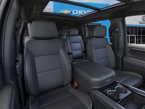 New 2025 Chevrolet Suburban Premier image 16