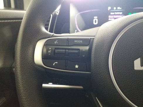 Used 2024 Kia Sportage LX AWD/4WD image 4