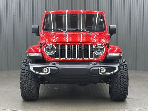 Used 2025 Jeep Wrangler Unlimited Sahara image 8