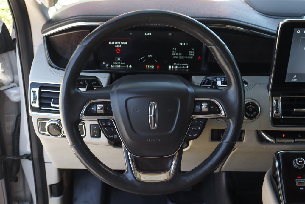 Used 2021 Lincoln Navigator Reserve AWD/4WD image 23