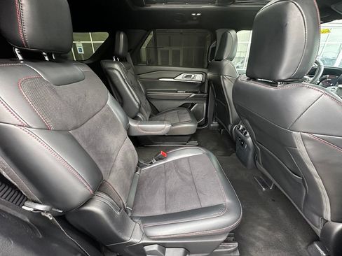 Used 2025 Ford Explorer ST AWD/4WD image 26