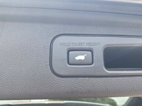 Used 2018 Honda Odyssey Elite image 9