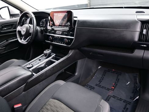 Used 2023 Nissan Pathfinder SV AWD/4WD image 15