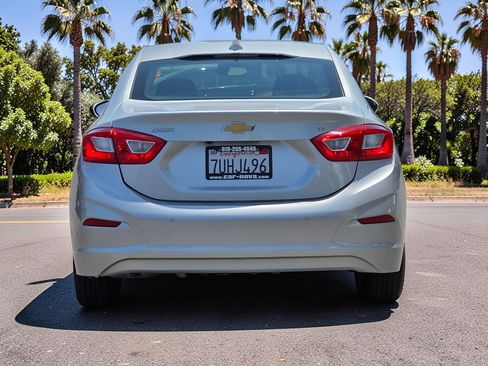 Used 2016 Chevrolet Cruze LT w/ Convenience Package FWD image 7