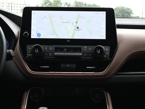 Used 2025 Toyota Grand Highlander AWD Hybrid image 12