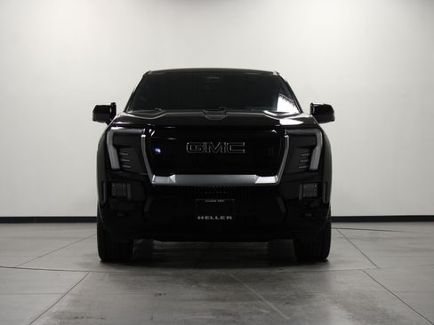 Used 2025 GMC Sierra EV Denali AWD/4WD image 9