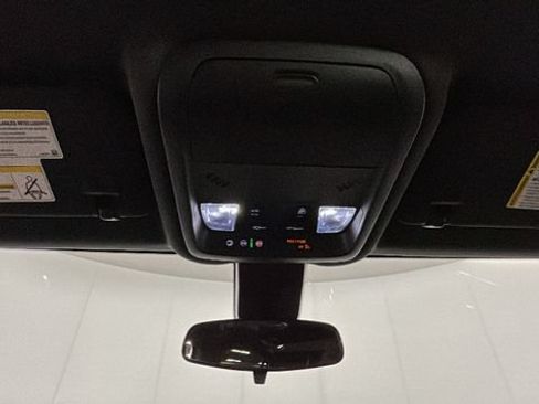 Used 2024 Chevrolet Equinox RS FWD image 25