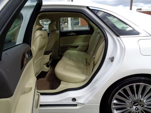 Used 2013 Lincoln MKZ image 16