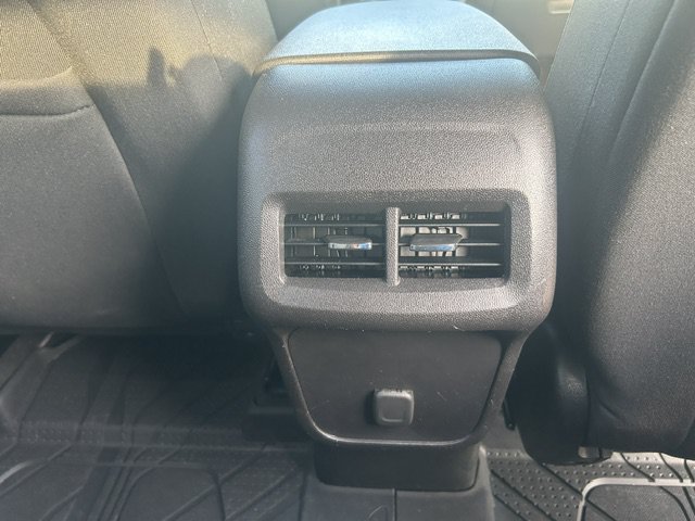 Used 2018 Chevrolet Equinox LT FWD image 10