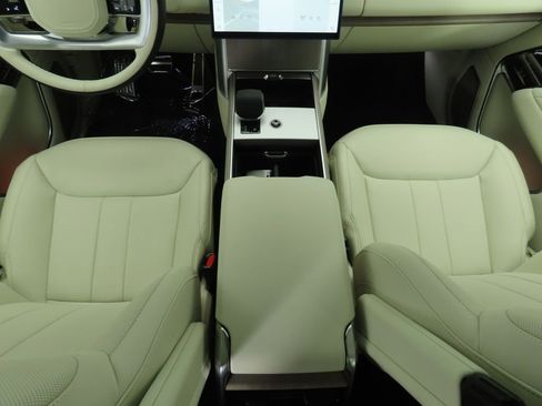 New 2025 Land Rover Range Rover Autobiography image 18