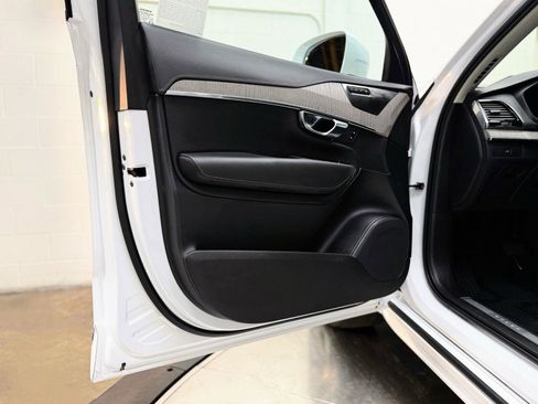 Used 2023 Volvo XC90 B6 Ultimate image 12