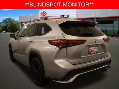Used 2023 Toyota Highlander XSE AWD/4WD image 6