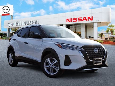 New 2025 Nissan Kicks Play S w/ Interior Electronics Package FWD image 1