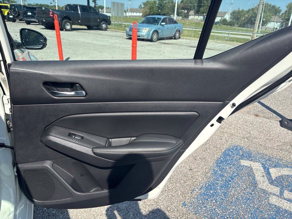 Used 2019 Nissan Altima 2.5 SV AWD/4WD image 16