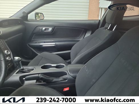 Used 2020 Ford Mustang Coupe RWD image 6