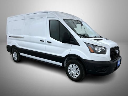 New 2027 Ford Transit 250 148 Medium Roof w/ Load Area Protection Package RWD image 3