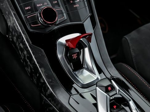 Used 2018 Lamborghini Huracan Performante AWD/4WD image 44