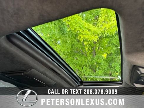 Used 2019 Cadillac Escalade ESV Platinum AWD/4WD image 14