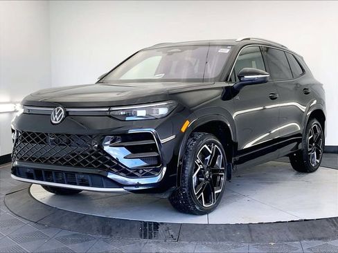 New 2026 Volkswagen Tiguan SEL R-Line AWD/4WD image 2