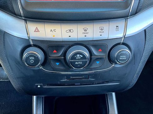 Used 2019 Dodge Journey GT image 31