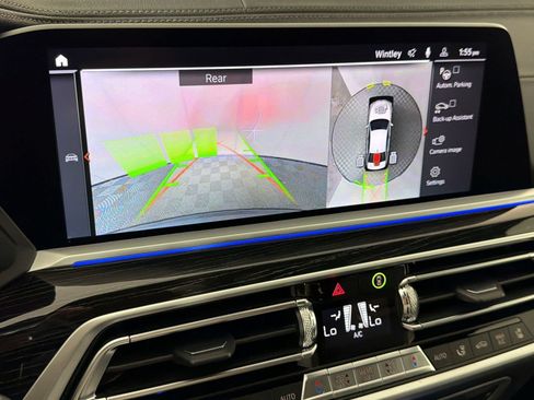Used 2022 BMW X7 xDrive40i w/ M Sport Package AWD/4WD image 21