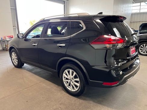 Used 2020 Nissan Rogue SV image 5