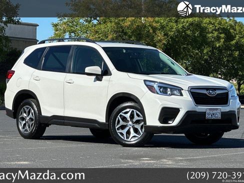 Used 2020 Subaru Forester Premium image 1