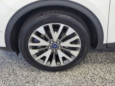 Certified 2020 Ford Escape Titanium AWD/4WD image 5