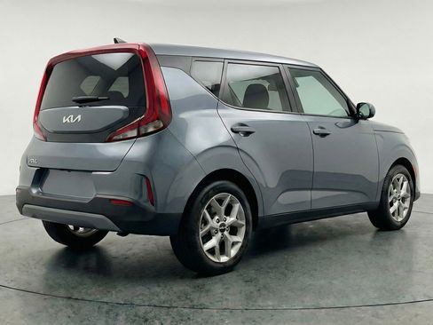 Used 2025 Kia Soul LX w/ LX Technology Package FWD image 9