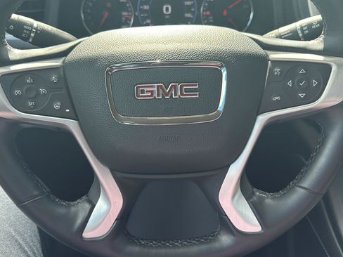 Used 2023 GMC Acadia SLT w/ Technology Package AWD/4WD image 12
