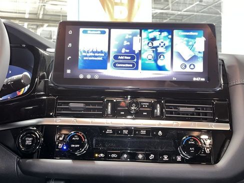 New 2026 Nissan Pathfinder Platinum w/ Cargo Package AWD/4WD image 24